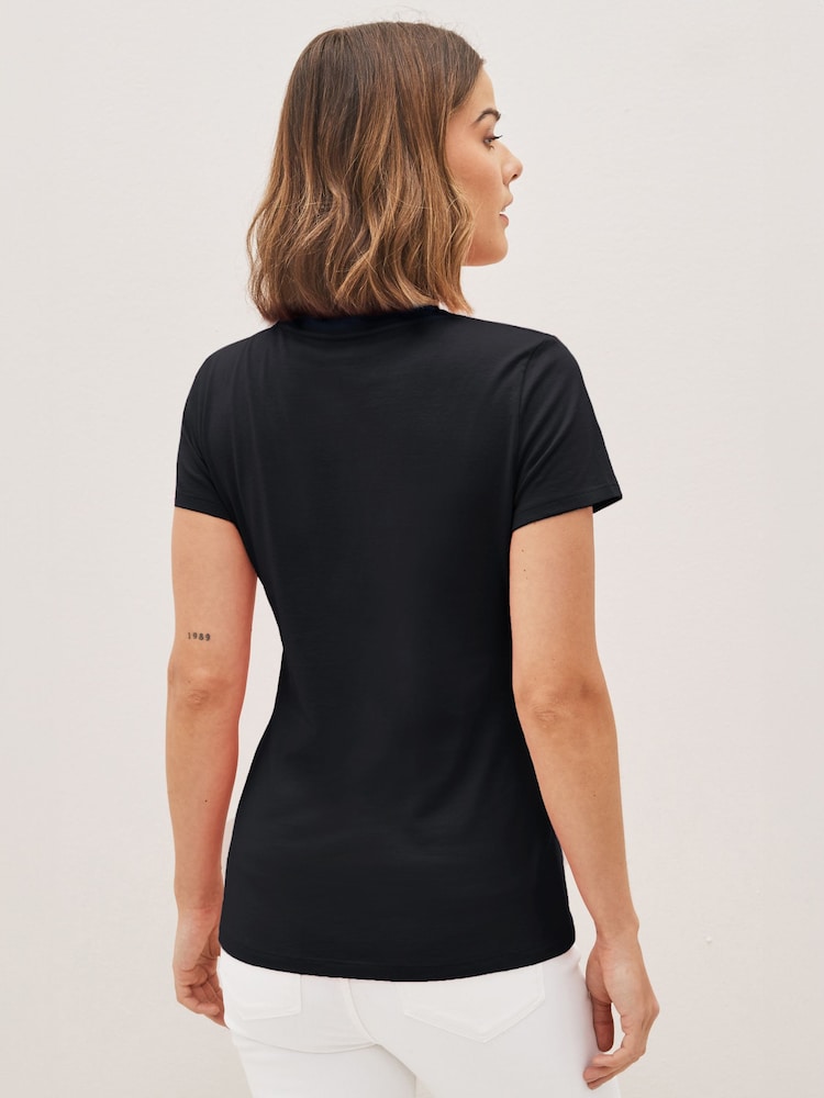 Gap Black Logo Short Sleeve Crew Neck T-Shirt - Image 2 of 4 Gap Black Logo Short Sleeve Crew Neck T-Shirt - Image 2 of 4