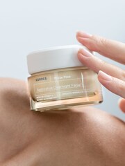 Korres White Pine MenoReverse Restorative Overnight Facial 40ml - Image 2 of 3