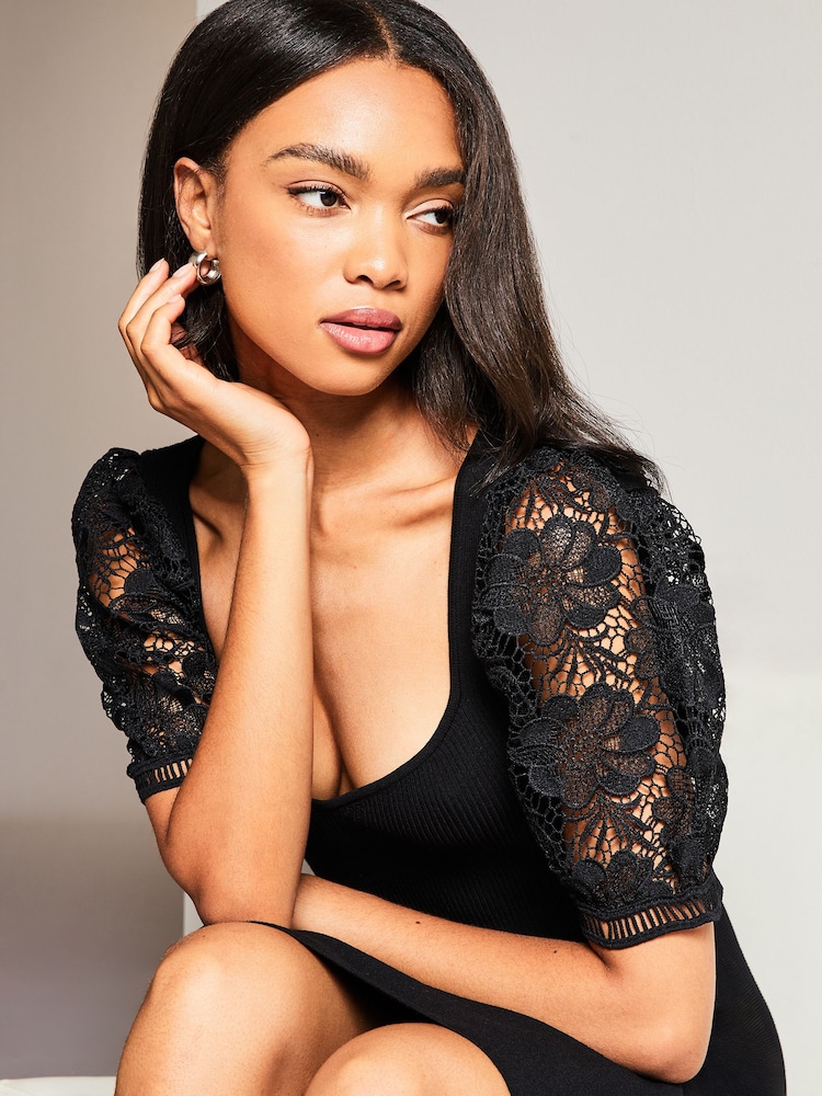 Lipsy Lace Fit und Flare Langärmeliges Strickkleid - Bild 4 von 4 Lipsy Lace Fit und Flare Langärmeliges Strickkleid - Bild 4 von 4