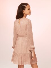 Lipsy Robe droite plissée métallisée - Image 3 of 4