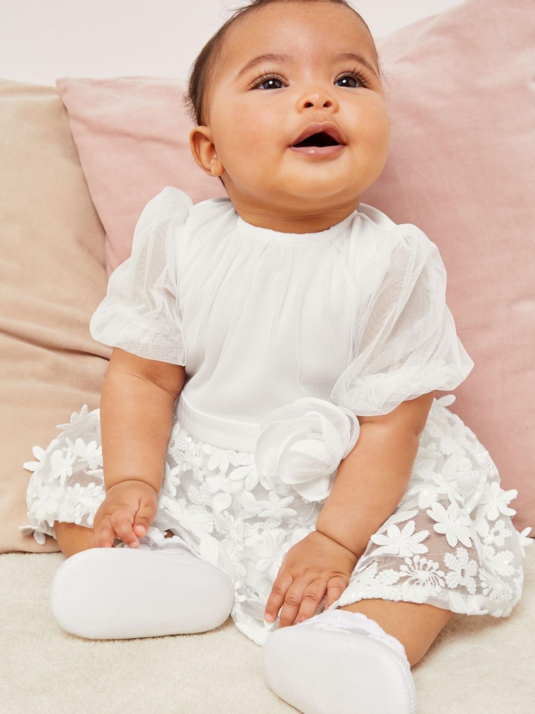 Lipsy Baby Kleid für besondere Anlässe mit besticktem Rock und Pailletten - Bild 1 von 5 Lipsy Baby Kleid für besondere Anlässe mit besticktem Rock und Pailletten - Bild 1 von 5