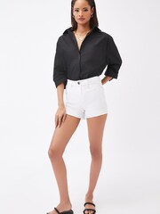 Lipsy Raw Hem Mid Rise Denim Shorts - Image 3 of 4