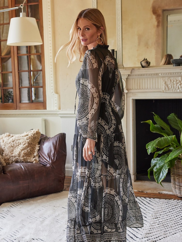 Friends Like These Black Paisley Printed V Neck Long Sleeve Midaxi Dress - Image 2 of 4 Friends Like These Black Paisley Printed V Neck Long Sleeve Midaxi Dress - Image 2 of 4
