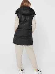 ONLY Black Padded Longline Hooded Gilet - Image 2 of 5