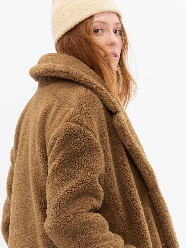 Gap Brown Sherpa Coat - Image 2 of 4 Gap Brown Sherpa Coat - Image 2 of 4