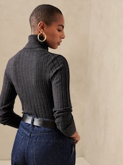 Banana Republic Black Lucci Merino Turtleneck Jumper - Image 2 of 4