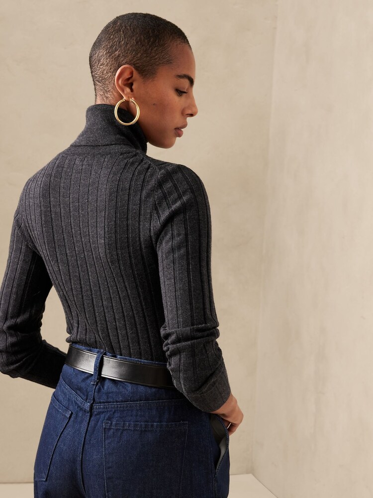 Banana Republic Black Lucci Merino Turtleneck Jumper - Image 2 of 4