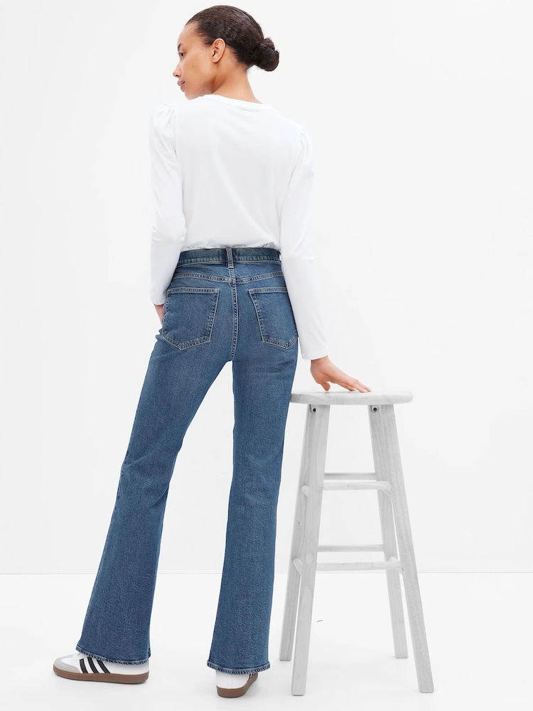 Gap – Hoch taillierte Stretch-Schlagjeans im 70er Stil - Bild 2 von 5