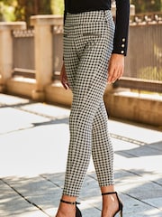 Sosandar Black Dogtooth Legging With Zip Detail Pockets - Image 3 of 5