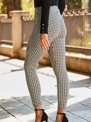 Sosandar Black Dogtooth Legging With Zip Detail Pockets - Image 4 of 5