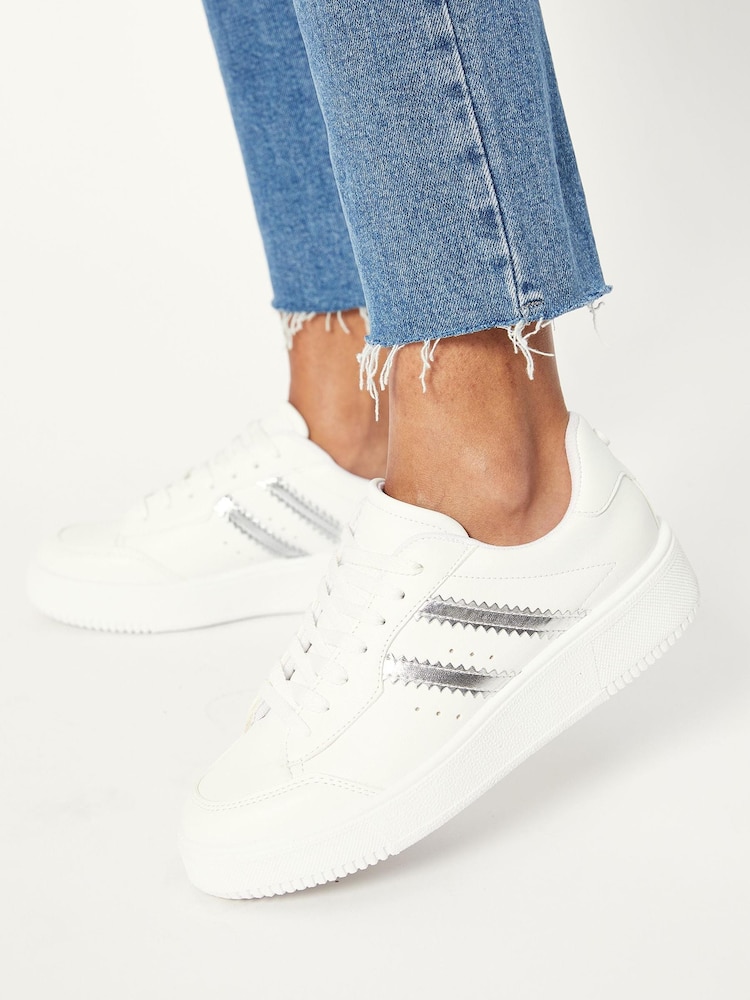 Silber - Lipsy Turnschuhe mit dicker Sohle und Streifen - Bild 1 von 4