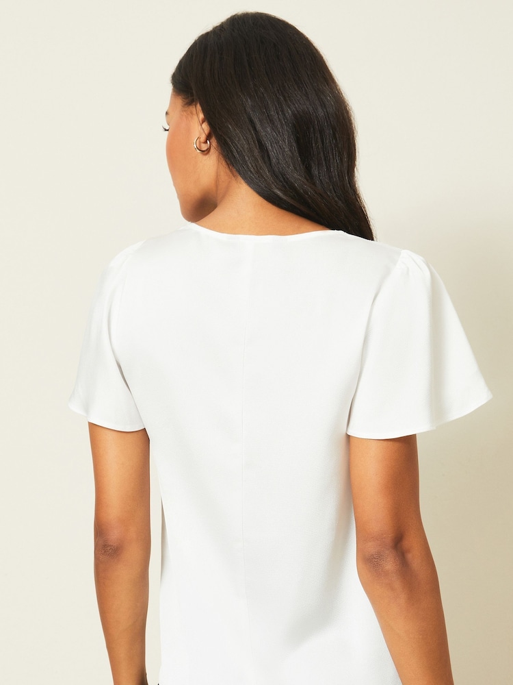 Lipsy White Satin Lace Trim V Neck Short Sleeve T-Shirt - Image 2 of 4