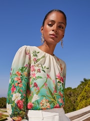 بلوزة شيفون مطبوعة برقبة عالية بكشكشة بكم طويل من V&a | Love & Roses - صورة 1 من 4