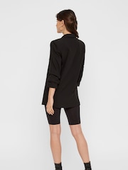 Pieces Black Petite Relaxed Ruched Sleeve Workwear Blazer - Image 3 of 5