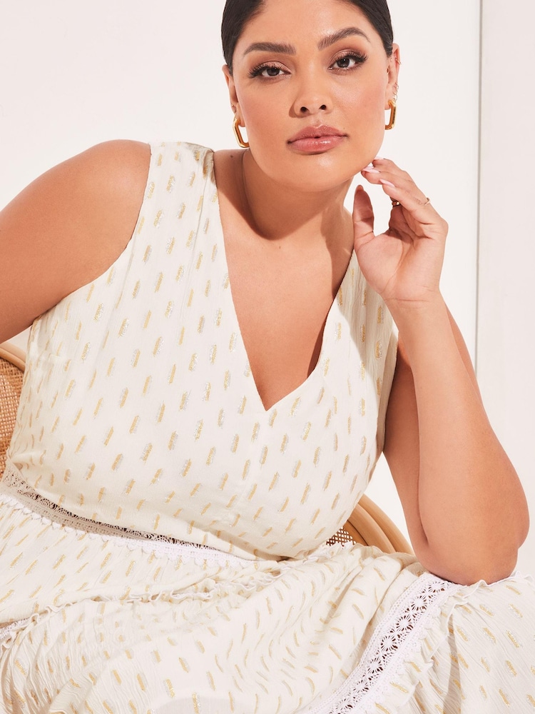 Lipsy Ivory White Curve Foil Printed Metallic V Neck Crochet Lace Trim Maxi Dress - Image 4 of 4 Lipsy Ivory White Curve Foil Printed Metallic V Neck Crochet Lace Trim Maxi Dress - Image 4 of 4