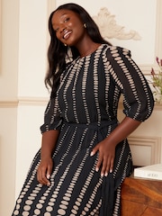 Love & Roses Black and White Spot Curve 3/4 Sleeve Printed Pleated Belted Midi Dress - Image 2 of 4