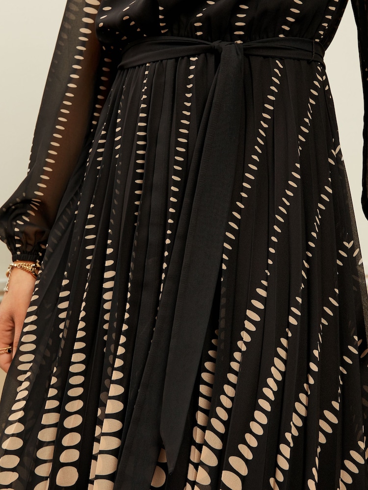 Love & Roses Mono Spot Printed Belted Pleated Long Sleeve Midi Dress - Image 4 of 4
