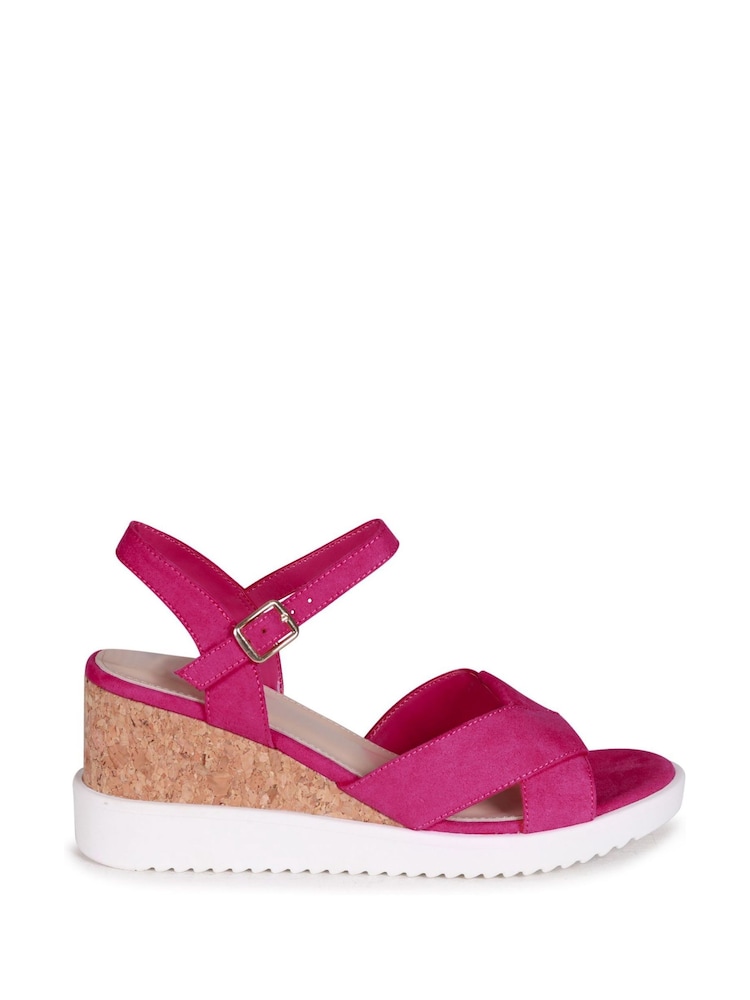 Fuchsia-Pink - Linzi Infinate Sandalen mit Keilabsatz und verflochtenen Vorderriemen - Bild 2 von 4 Fuchsia-Pink - Linzi Infinate Sandalen mit Keilabsatz und verflochtenen Vorderriemen - Bild 2 von 4
