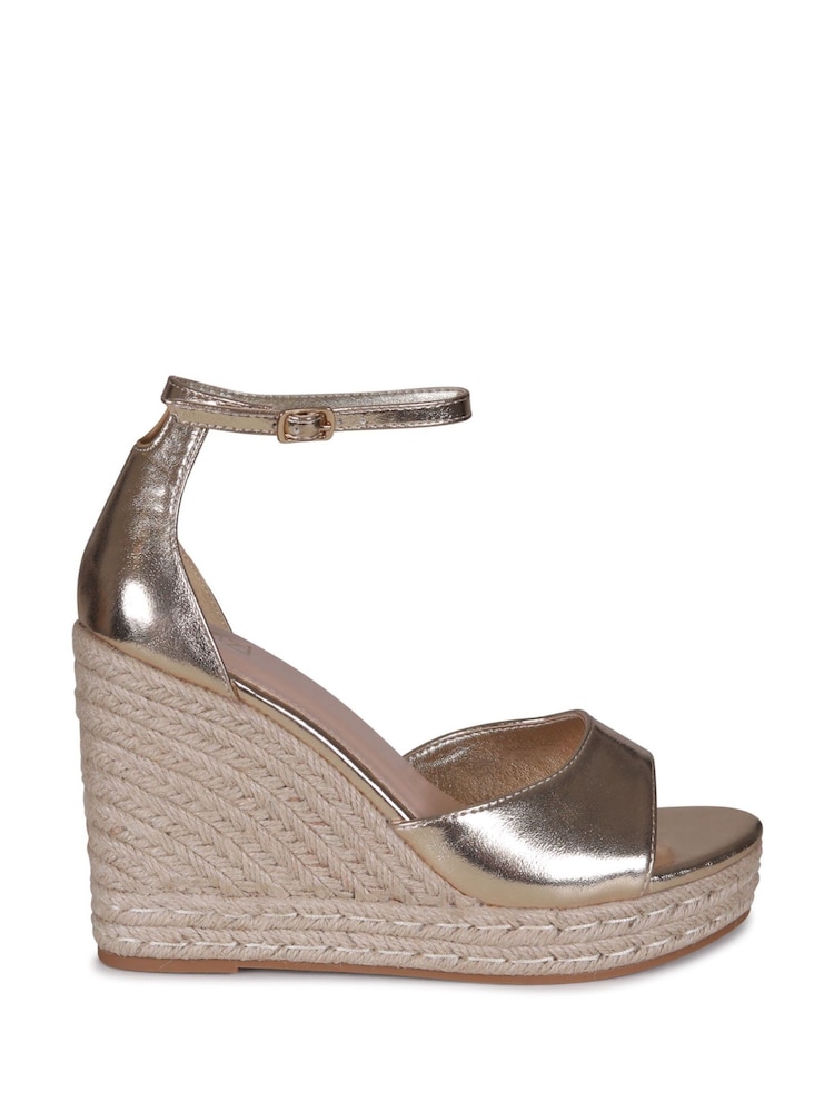 Gold - Linzi Gracio Espadrilles mit Keil-Plateausohle und Wickelschnürung - Bild 2 von 4