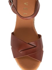 Ravel Espadrille aus Leder mit Keilabsatz aus Bast und Schnalle - Bild 4 von 4