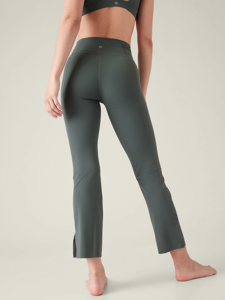 Athleta Green Transcend Mid Rise Straight Leggings - Image 2 of 4 Athleta Green Transcend Mid Rise Straight Leggings - Image 2 of 4