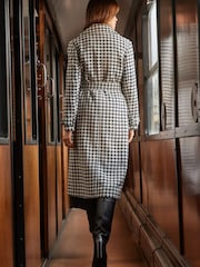 Love & Roses Black/White Dogtooth Belted Wrap Coat - Image 3 of 4