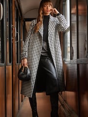 Love & Roses Black/White Dogtooth Belted Wrap Coat - Image 4 of 4