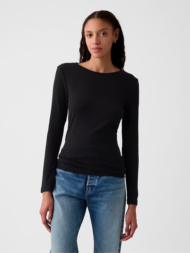 Schwarz - Gap Modernes T-Shirt aus Baumwolle und Modal mit Rundhalsausschnitt - Bild 1 von 4 Schwarz - Gap Modernes T-Shirt aus Baumwolle und Modal mit Rundhalsausschnitt - Bild 1 von 4
