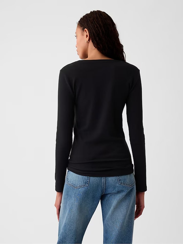 Schwarz - Gap Modernes T-Shirt aus Baumwolle und Modal mit Rundhalsausschnitt - Bild 2 von 4 Schwarz - Gap Modernes T-Shirt aus Baumwolle und Modal mit Rundhalsausschnitt - Bild 2 von 4