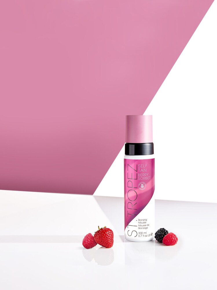 St. Tropez Self Tan Berry Sorbet Mousse 200ML - Image 5 of 5
