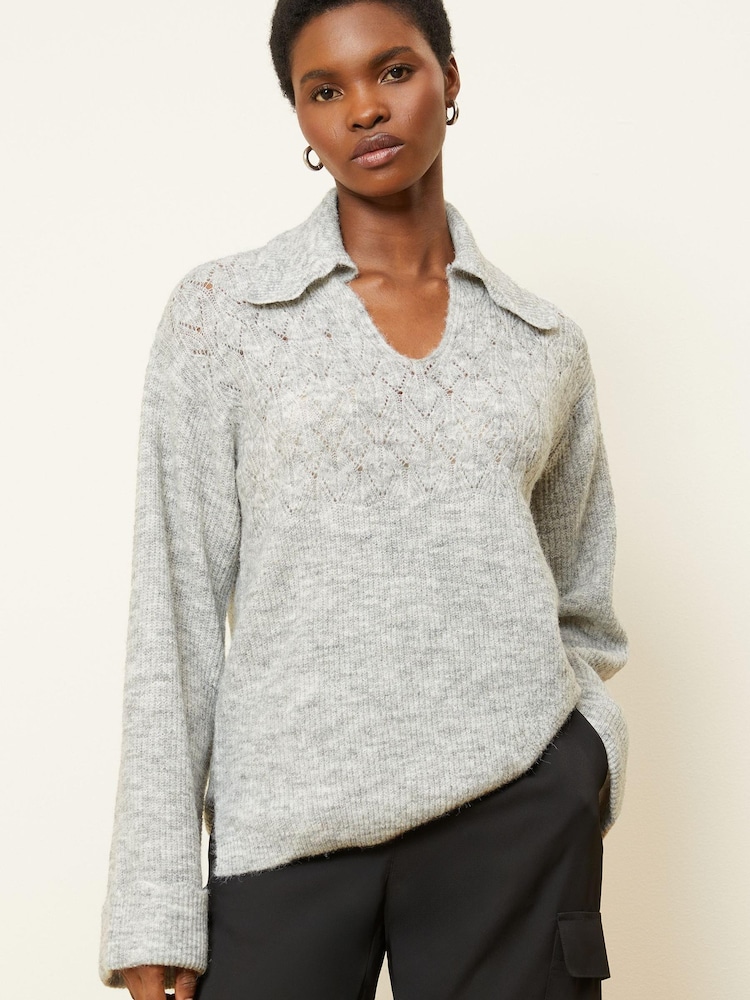 Love & Roses Pullover mit Lochmuster und V-Ausschnitt mit Bogenkanten - Bild 2 von 4