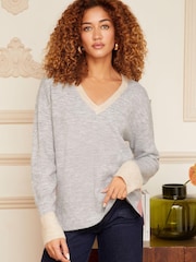 كنزة برقبة سبعة متباينة اللون من Love & Roses - صورة 1 من 1