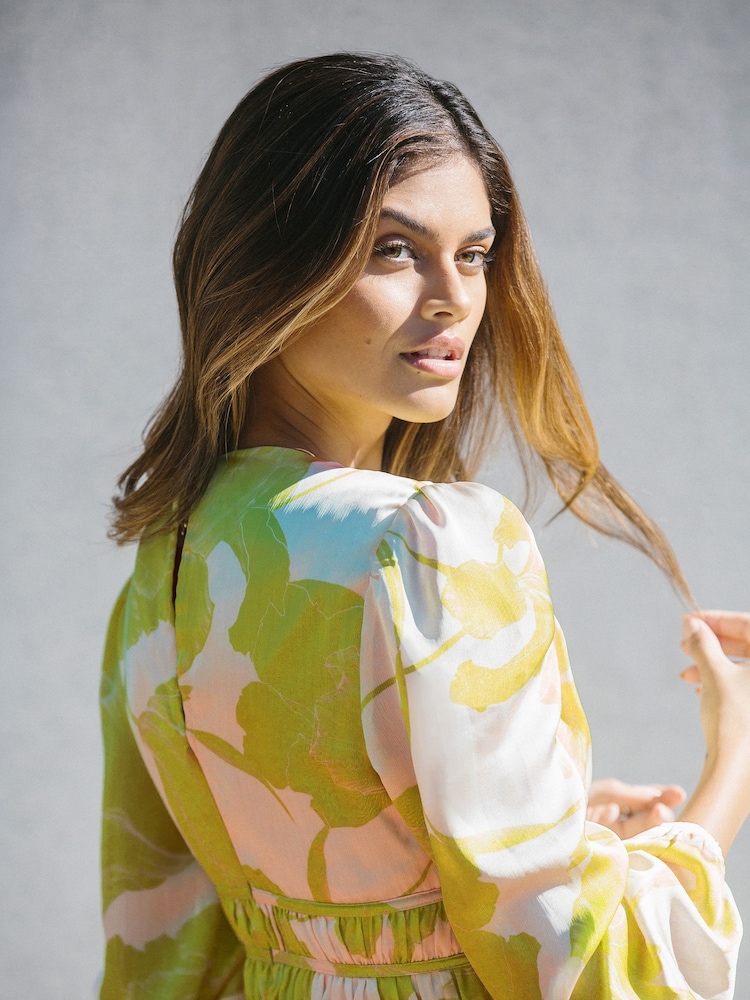 Lipsy Lime Floral Long Sleeve Pleated V Neck Channel Waist Midi Dress - Image 2 of 4 Lipsy Lime Floral Long Sleeve Pleated V Neck Channel Waist Midi Dress - Image 2 of 4