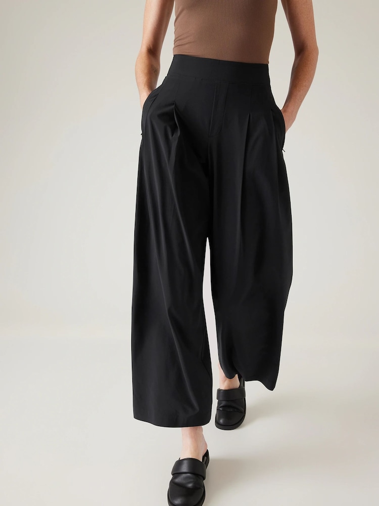 Athleta Black Brooklyn Mid Rise Lightweight Wide Leg Trousers - Image 1 of 3 Athleta Black Brooklyn Mid Rise Lightweight Wide Leg Trousers - Image 1 of 3