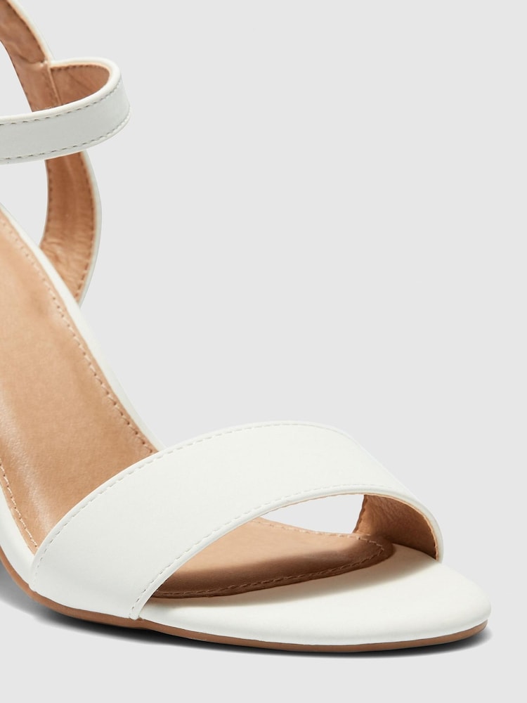 Novo White Regular Fit Mills Block Heel Sandal - Image 4 of 4