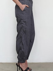 Grau - Religion Leichte Cargohose im Utility-Stil mit Bündchen, Grün - Bild 4 von 5