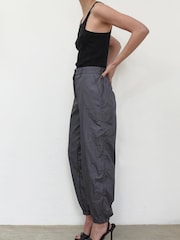 Grau - Religion Leichte Cargohose im Utility-Stil mit Bündchen, Grün - Bild 5 von 5
