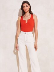 Майка в рубчик с глубоким вырезом и пуговицами Lipsy Henley - Изображение 3 из 4