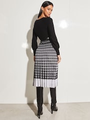 Lipsy Sweetheart Neckline 2 in 1 Long Sleeve Knitted Dress - Image 2 of 4