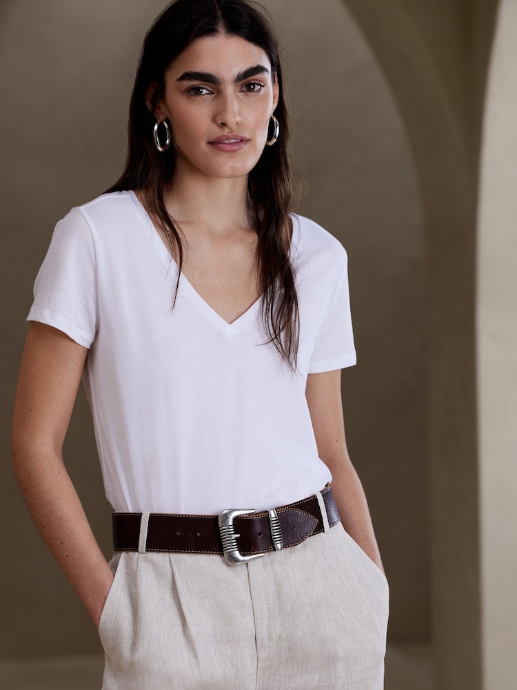 Banana Republic White Tissue-Weight V-Neck T-Shirt - Image 1 of 1 Banana Republic White Tissue-Weight V-Neck T-Shirt - Image 1 of 1
