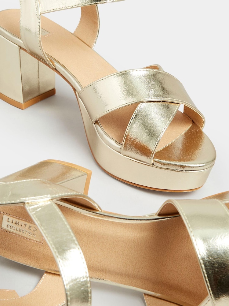 Gold - Yours Curve Metallic-Sandalen mit Plateausohle in weiter Passform - Bild 5 von 5 Gold - Yours Curve Metallic-Sandalen mit Plateausohle in weiter Passform - Bild 5 von 5