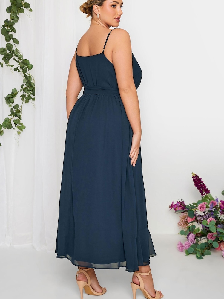 Blau - Yours Curve London Maxi-Wickelkleid mit Rüschen für besondere Anlässe - Bild 2 von 4 Blau - Yours Curve London Maxi-Wickelkleid mit Rüschen für besondere Anlässe - Bild 2 von 4