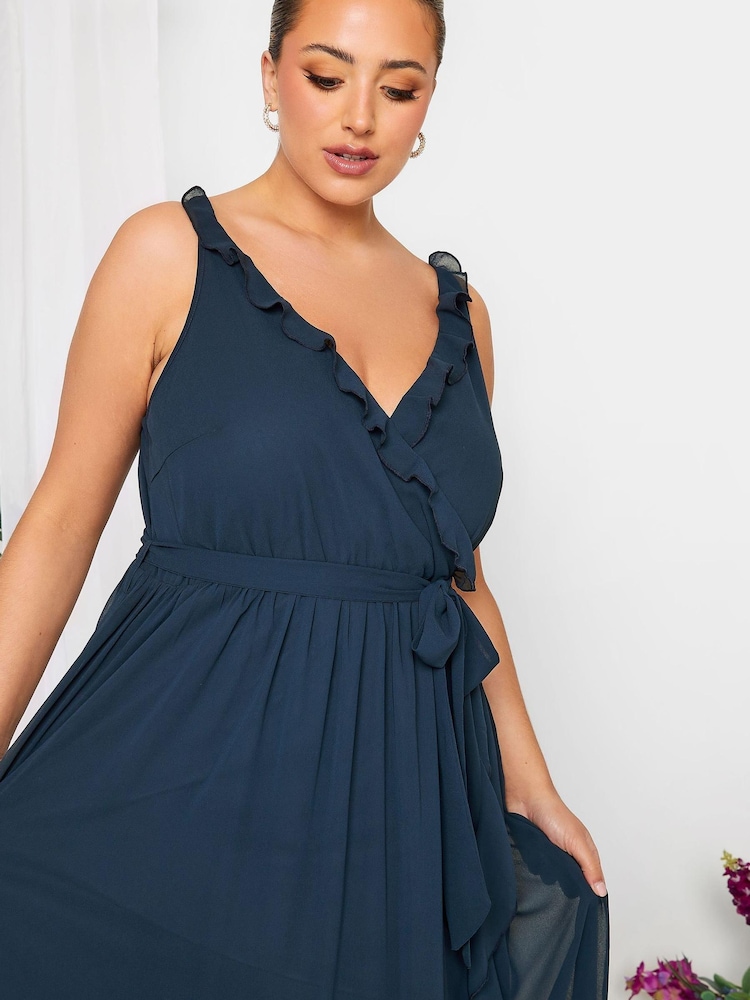 Blau - Yours Curve London Maxi-Wickelkleid mit Rüschen für besondere Anlässe - Bild 4 von 4 Blau - Yours Curve London Maxi-Wickelkleid mit Rüschen für besondere Anlässe - Bild 4 von 4