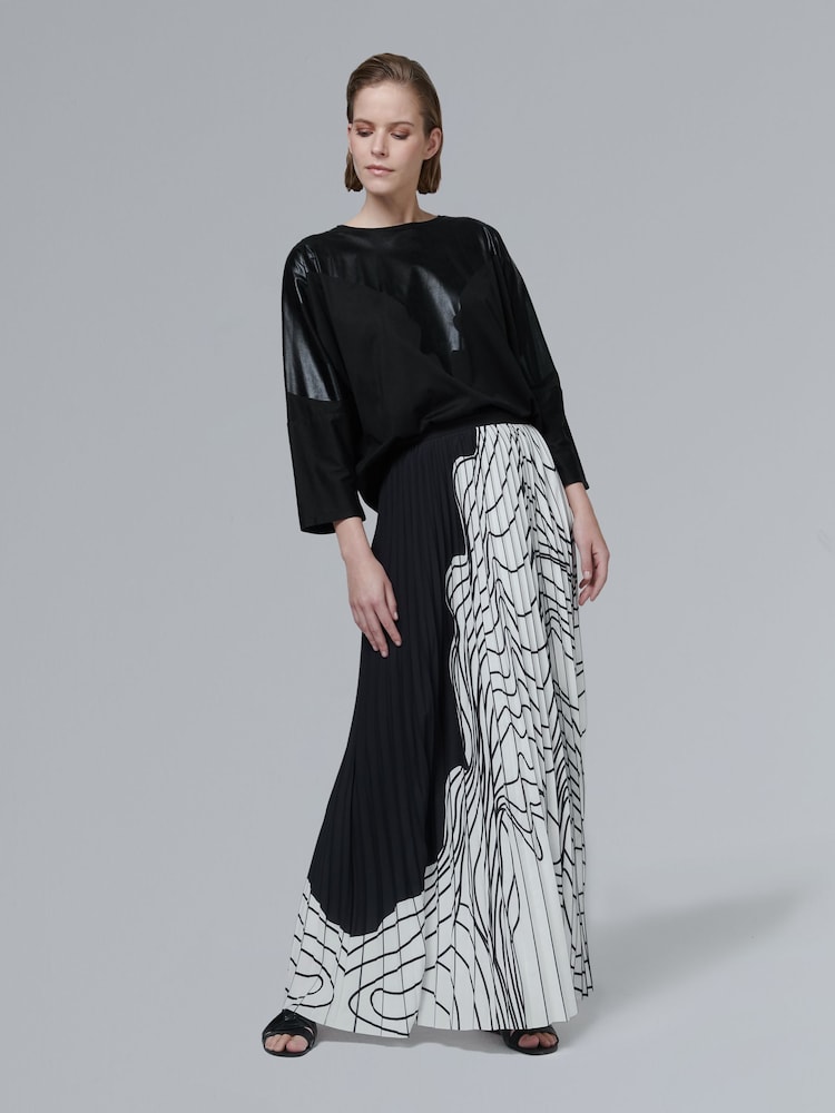 leem Black Foil Printed Batwing Sleeve Blouse - Image 1 of 6
