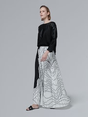 leem Black Foil Printed Batwing Sleeve Blouse - Image 4 of 6