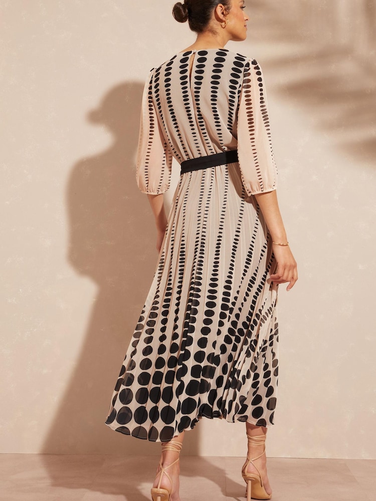Love & Roses Black Spot 3/4 Sleeve Printed Pleated Belted Midi Dress - Image 3 of 4