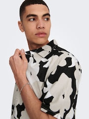 Only & Sons Black Linen Blend Short Sleeve Printed Shirt - Image 4 of 5