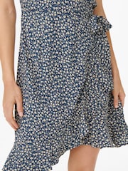 ONLY Blue Floral Ditsy Short Sleeve Wrap Summer Midi Dress - Image 4 of 5