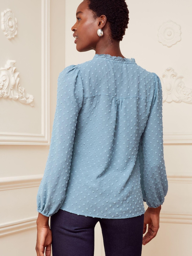 Blau - Love & Roses V-Ausschnitt-langärmelig -gepunktet Bluse mit Dobby und Spitzenbesatz - Bild 3 von 3 Blau - Love & Roses V-Ausschnitt-langärmelig -gepunktet Bluse mit Dobby und Spitzenbesatz - Bild 3 von 3