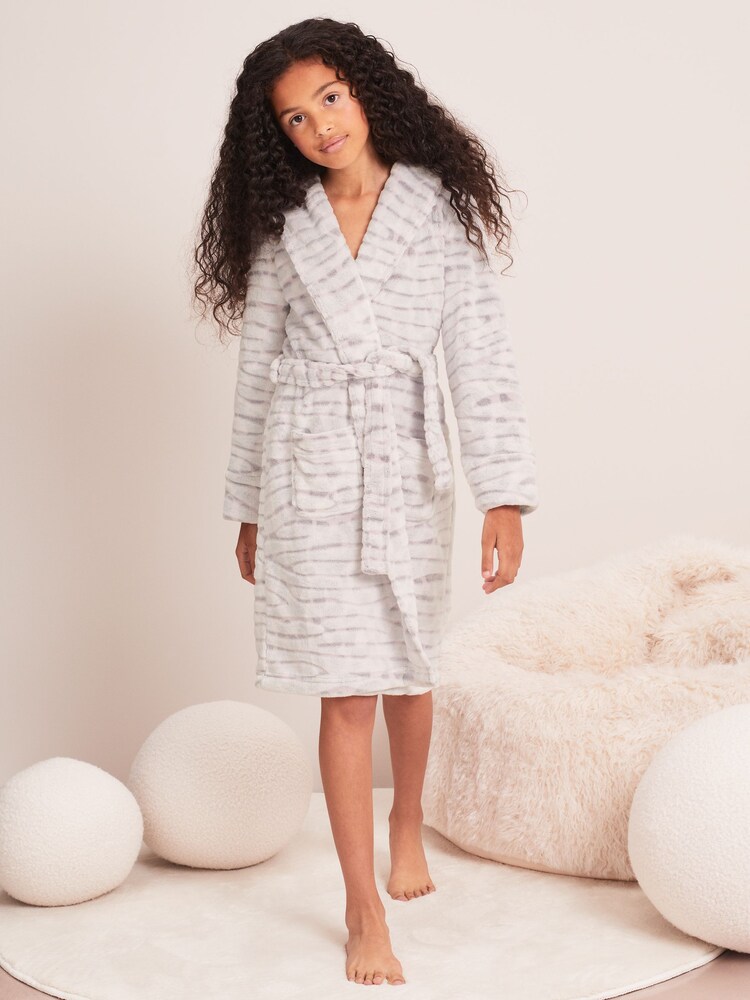 Vijola s cvetličnim vzorcem - Lipsy cosy flis dressing halja - Slika 2 iz 4 Vijola s cvetličnim vzorcem - Lipsy cosy flis dressing halja - Slika 2 iz 4